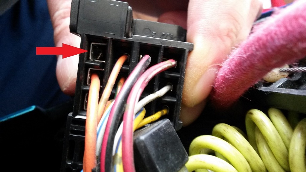 How to connect wire into fuse box? - Pitstop - The Motorbike Forum